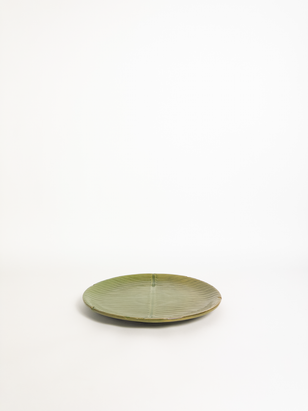 Botanical Banana Leaf Round Plate