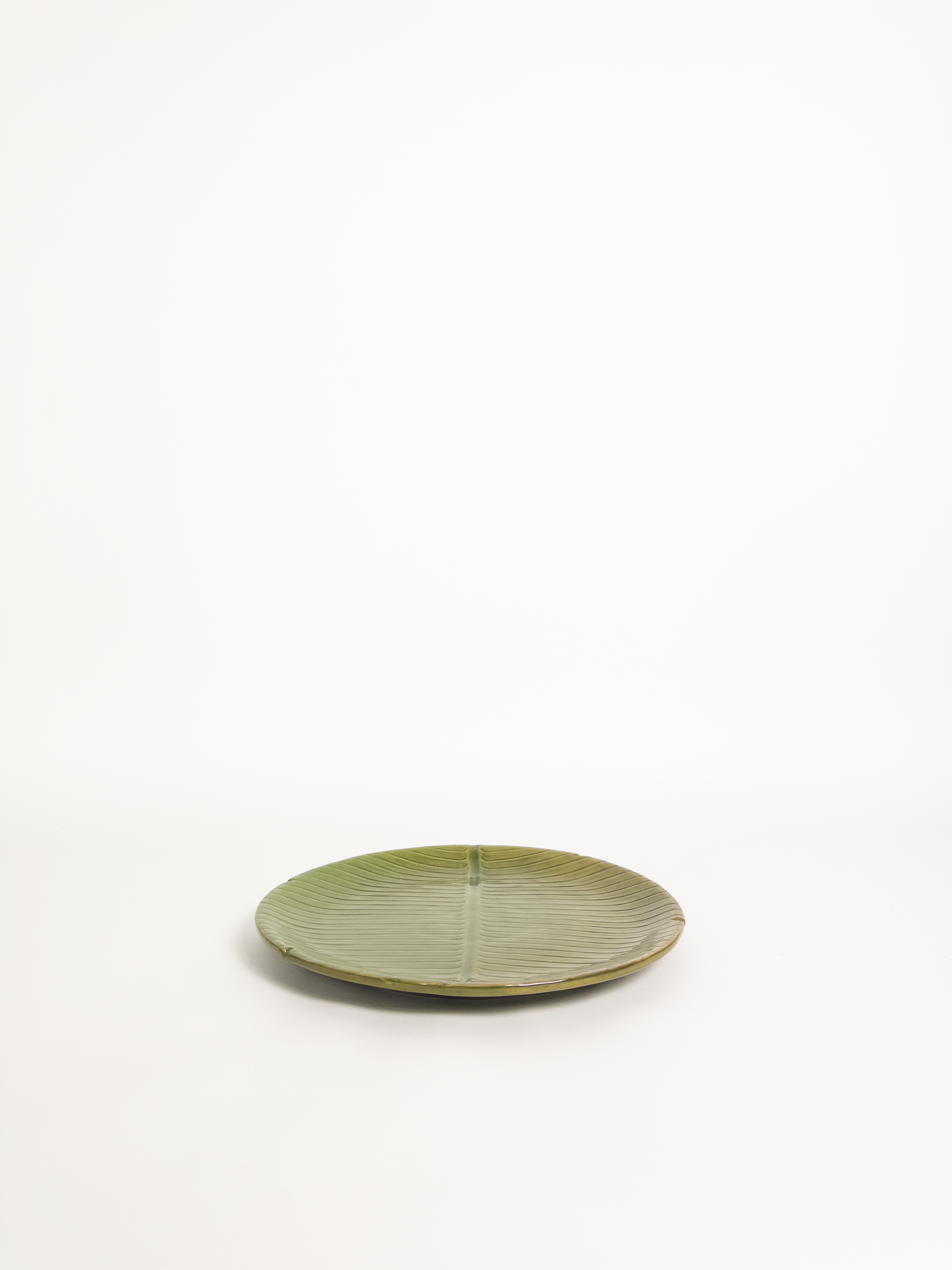 Botanical Banana Leaf Round Plate