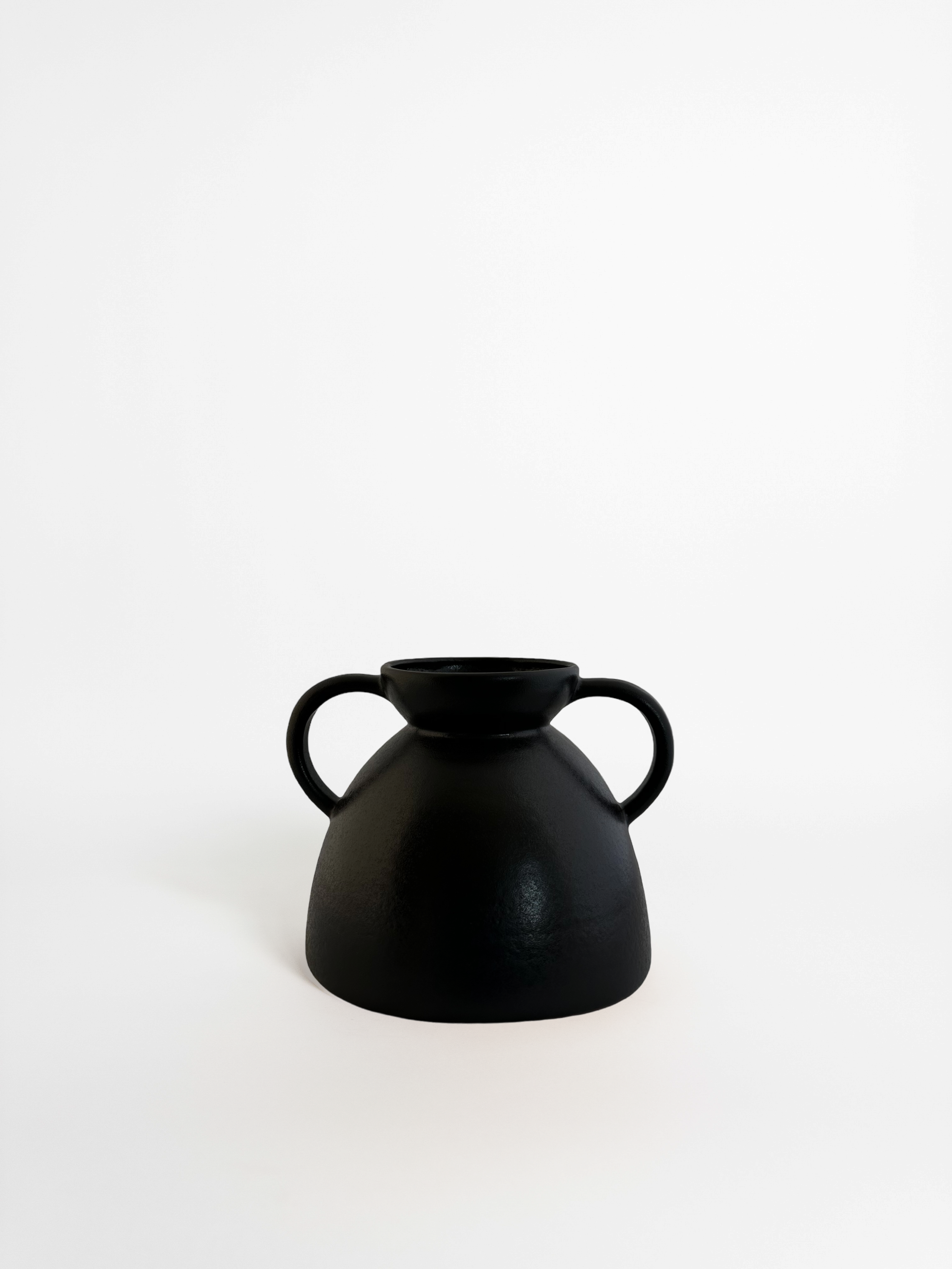 Cole Handled Vase Black