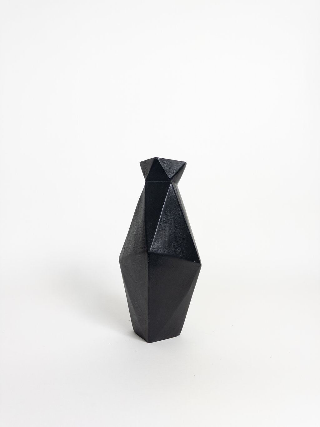 Faceted Geo Vase Black