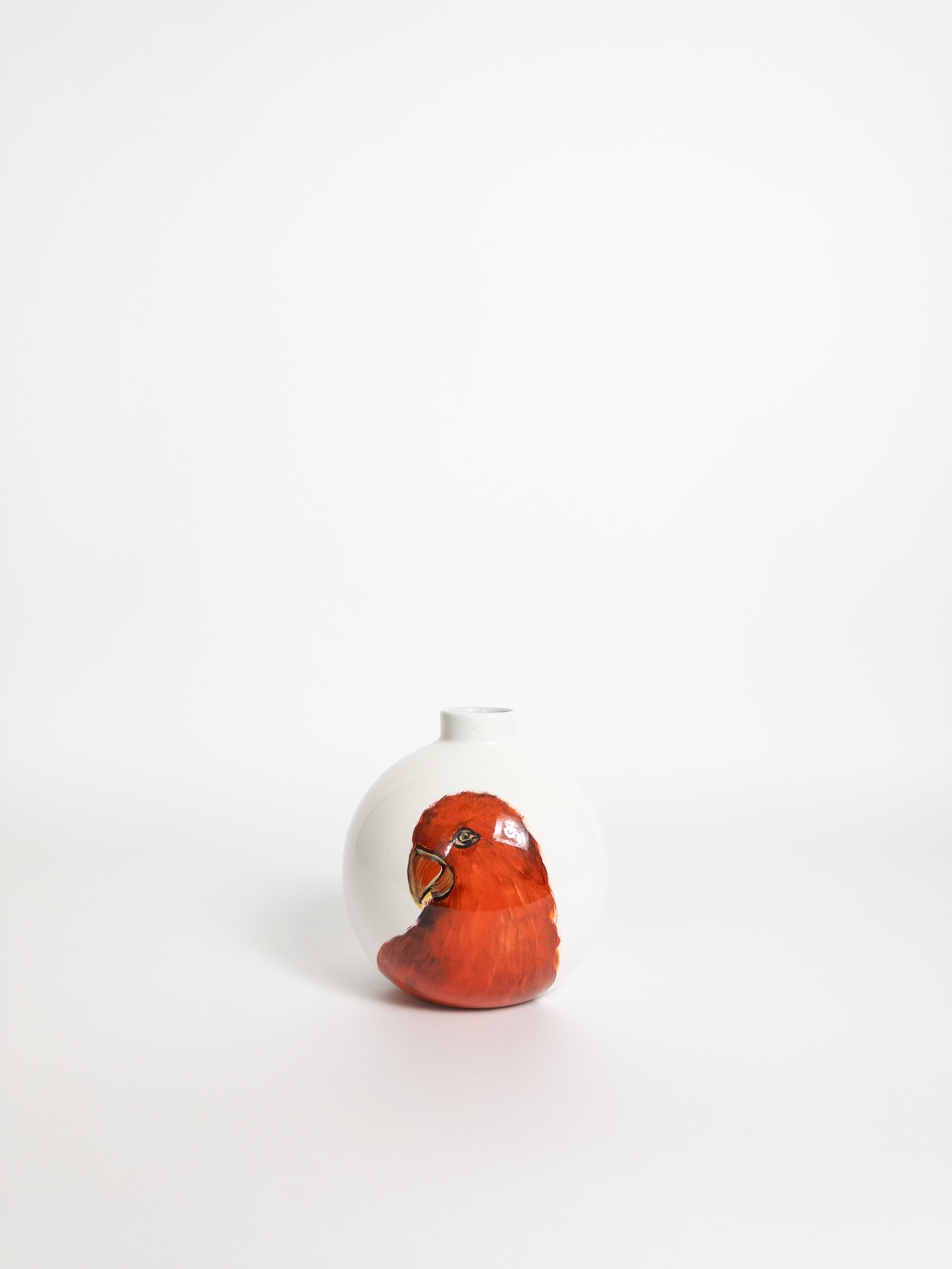 Macaw Vase White/Red