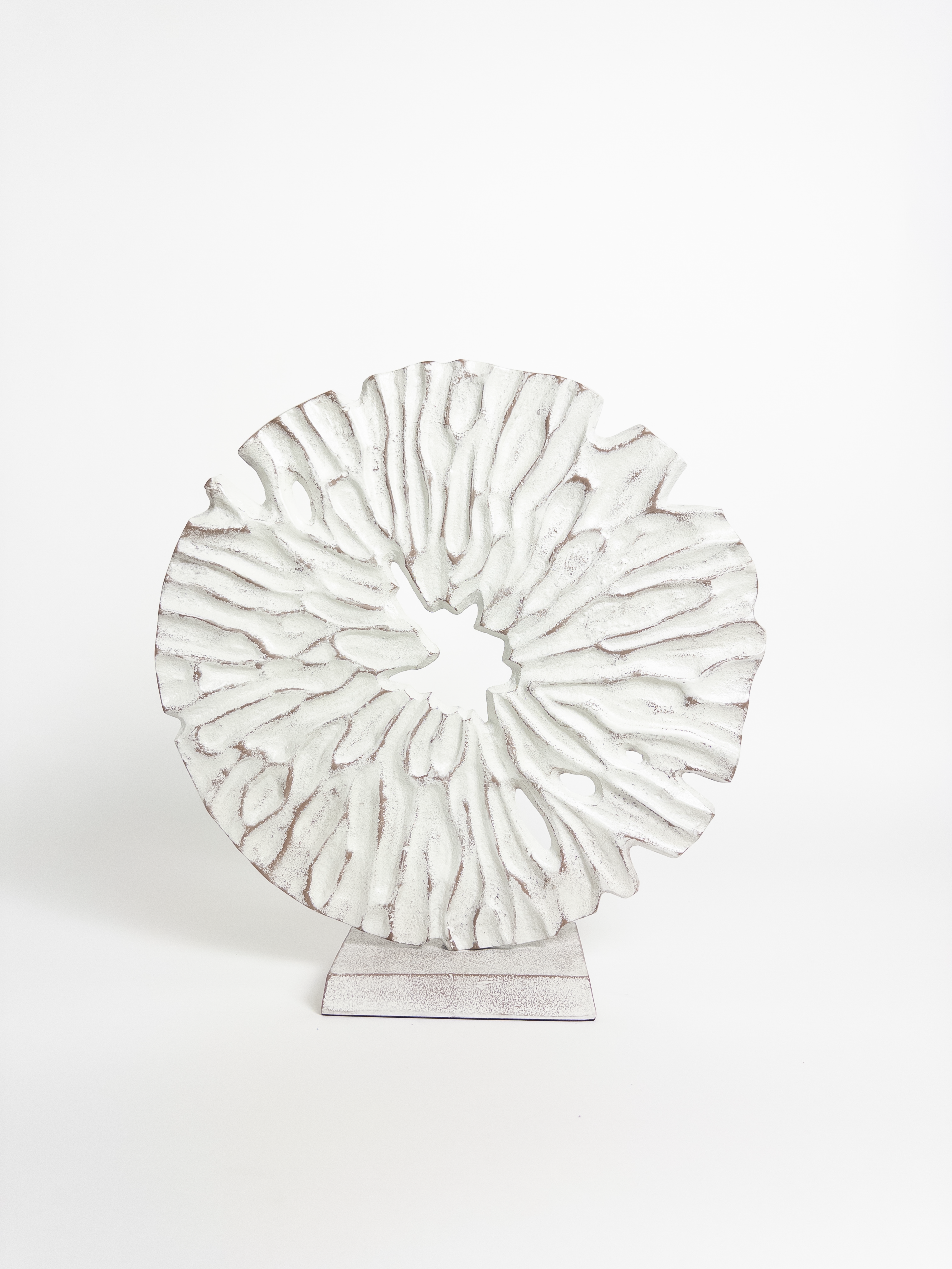 Maris Sculpture Whitewash