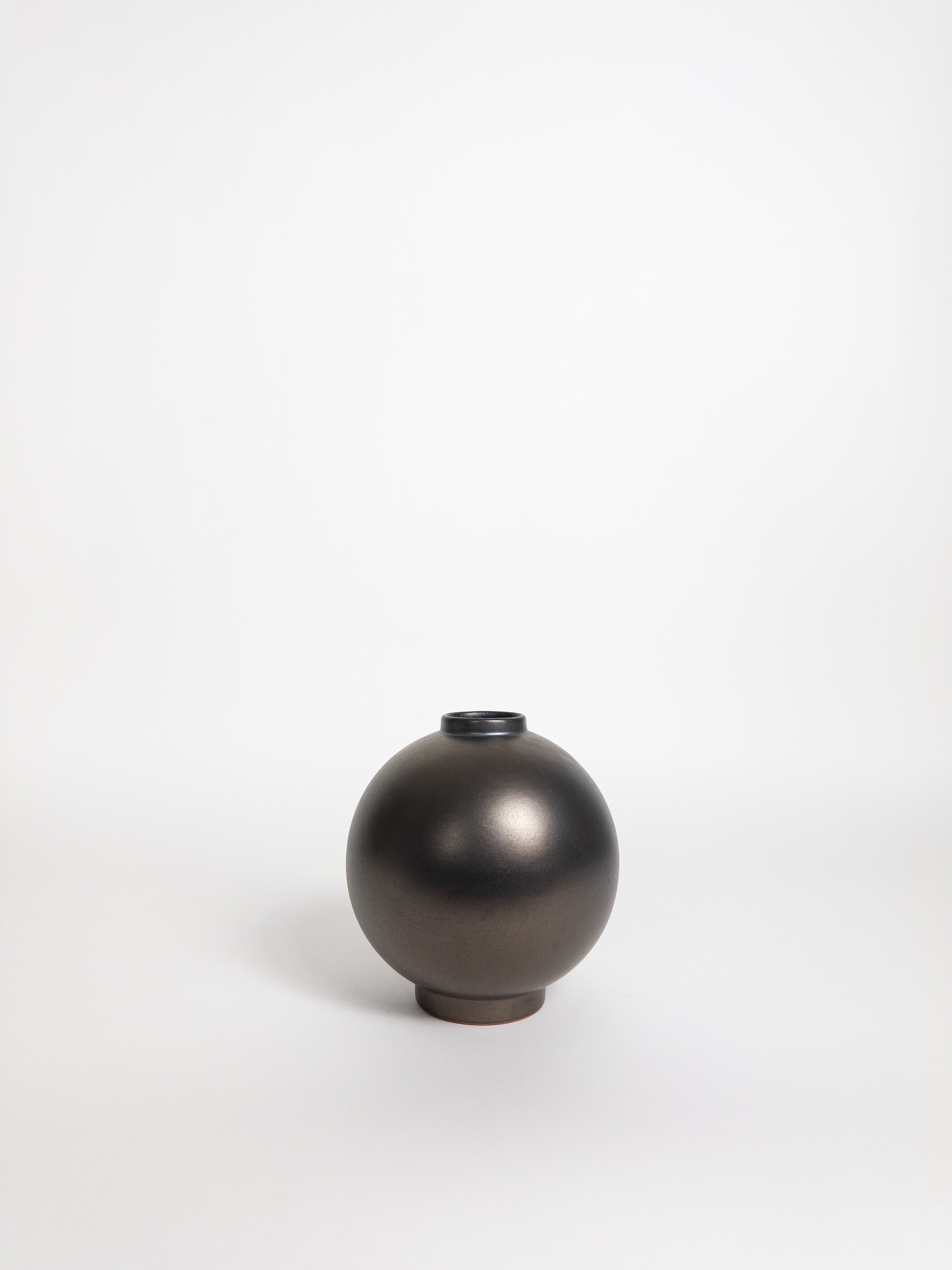 Obi Blackened Pearl Vase